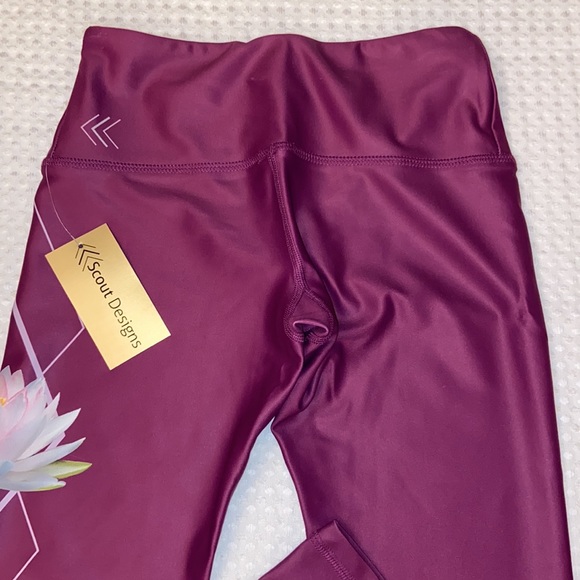 NEW! $78 SCOUT DESIGNS Lotus Flower Leggings XS Purple - Picture 7 of 14